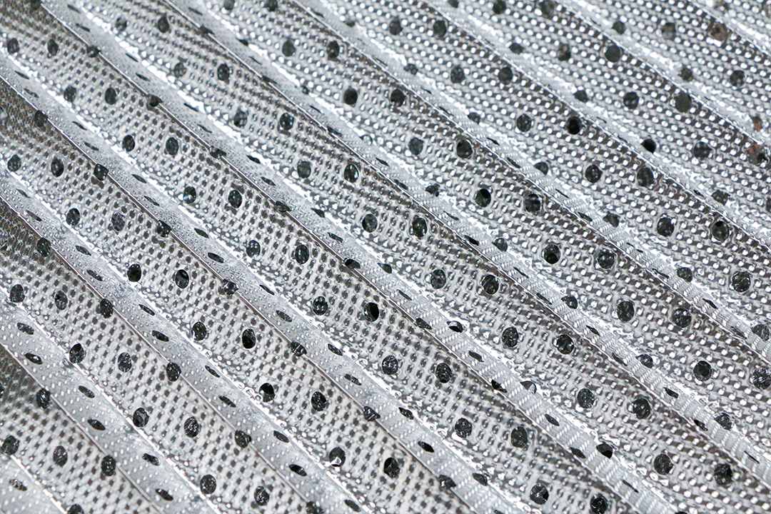 Proper installation of structured packing segments
